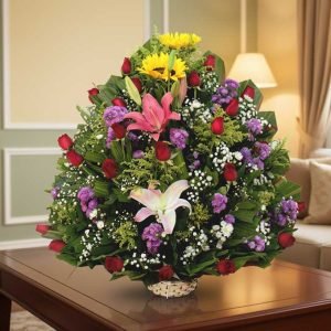 Un arreglo de flores naturales es la mejor manera de transmitir emociones auténticas con frescura y elegancia.