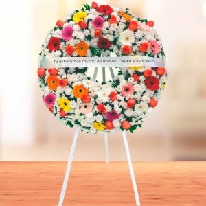 Corona de Flores para Difunto diseñados con flores frescas y elegancia para rendir homenaje con dignidad.