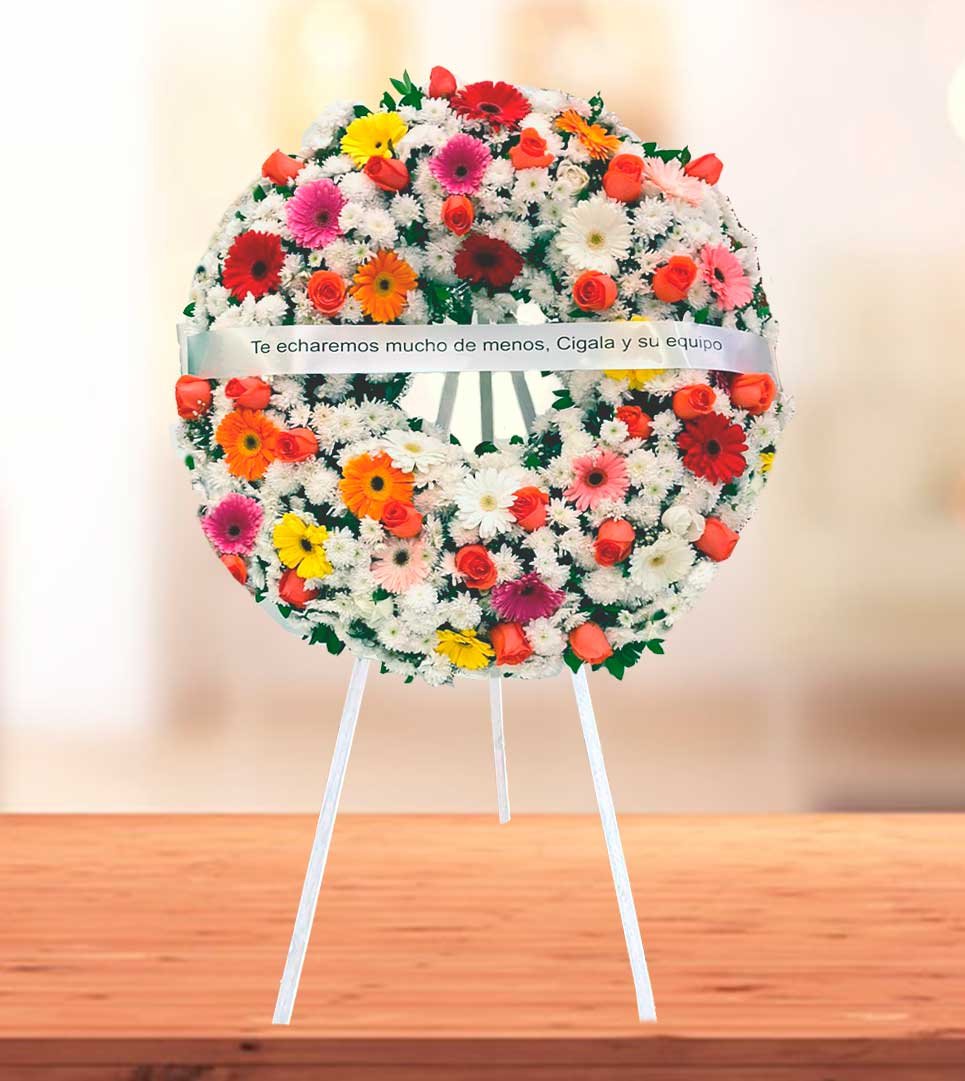 Corona de Flores para Difunto diseñados con flores frescas y elegancia para rendir homenaje con dignidad.