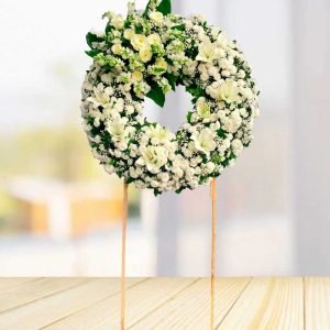 Ofrecemos coronas fúnebres cdmx express con entrega inmediata a funerarias, iglesias y velatorios. Nuestras coronas están elaboradas con flores frescas seleccionadas, combinando elegancia, respeto y un mensaje de despedida lleno de amor.