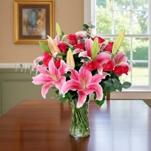 Un arreglo de flores rosas es el detalle perfecto para transmitir ternura, cariño y admiración en cualquier ocasión especial.
