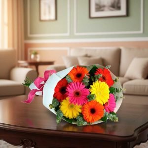 Las gerberas de colores en ramo son la mejor manera de transmitir alegrÃa, energÃa positiva y cariño en cada ocasión seleccionamos gerberas frescas y de calidad premium, diseñadas en arreglos modernos y creativos por floristas expertos.