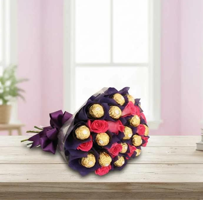 Ramos de flores con chocolates, un detalle original y romántico con flores frescas y dulces, perfecto para sorprender en cualquier ocasión especial." 💐🍫
