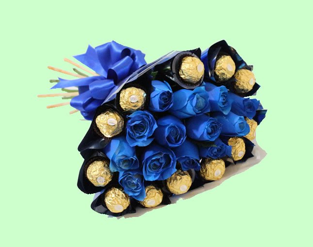 Descubre la elegancia y el misterio de nuestros ramos de rosas azules, un regalo exclusivo y original que transmite confianza, lealtad y admiración.