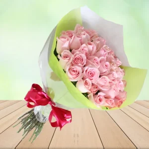 Ramos de rosas para cumpleaños frescos y elegantes, el regalo perfecto para sorprender con amor, color y alegría en un día especial.