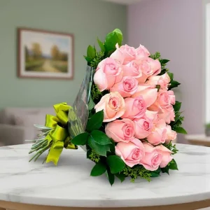 Los ramos de rosas rosas representan ternura, admiración y cariño, siendo el obsequio perfecto para cumpleaños, aniversarios, graduaciones o simplemente para expresar afecto sincero.