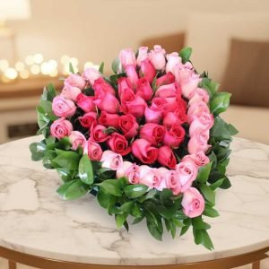 Las rosas en forma de corazón son el regalo perfecto para expresar amor, pasión y romanticismo en su máxima expresión.