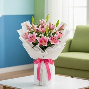 Un ramo de lirios rosas transmite ternura, gratitud y amor delicado, perfecto para expresar sentimientos sinceros y románticos, diseñamos arreglos con lirios frescos y de alta calidad, combinados en ramos modernos y elegantes creados por expertos floristas.
